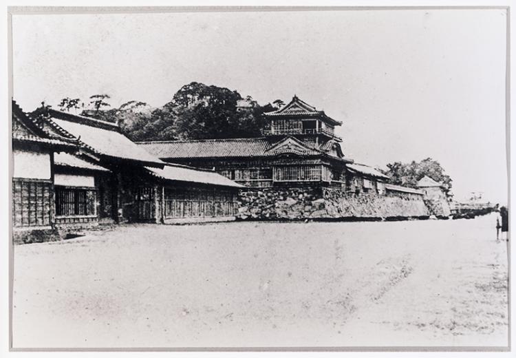 「解体前の徳島城古写真」　徳島市立徳島城博物館蔵 