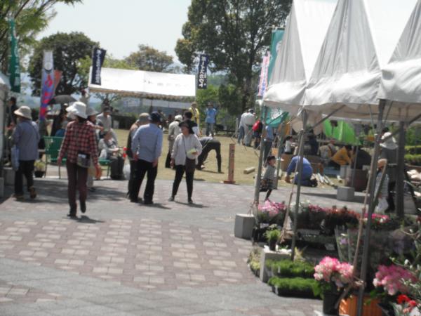 花と緑の広場の会場風景の写真